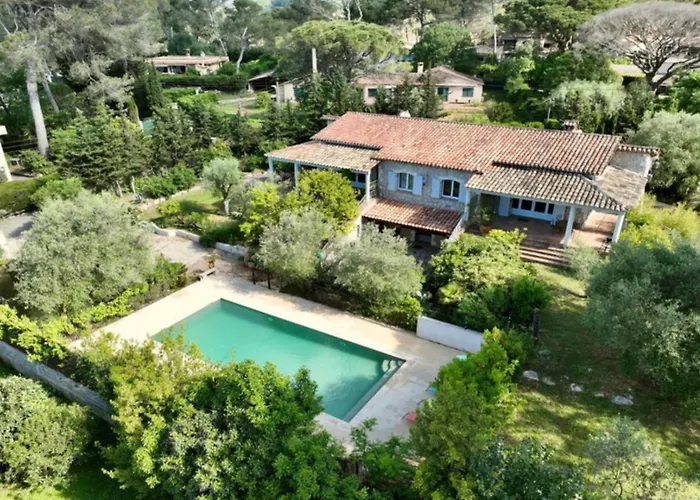 Lou San Peyre ル·カネ